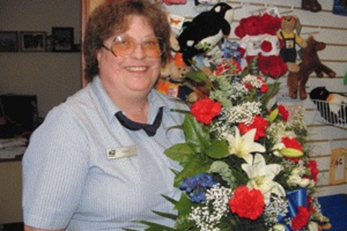 Clerk retires after 26 years at Sweet Home Post Office The New Era
