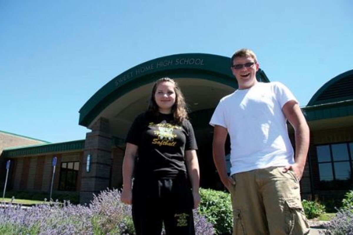 Molly Fisher, Eric Whitlow named top frosh - The New Era